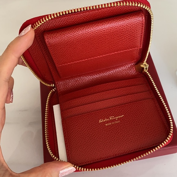 Salvatore Ferragamo Vara Bow Zip Wallet - Picture 5 of 10